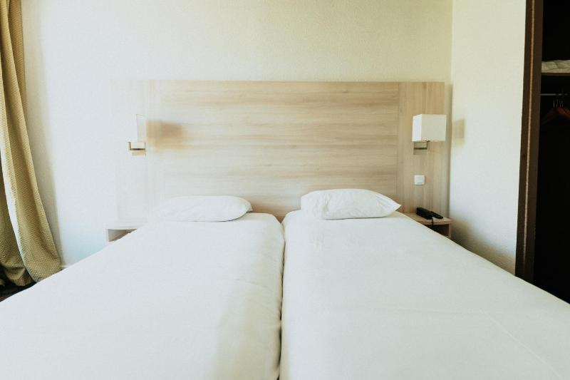 Confort Twin Room image 2