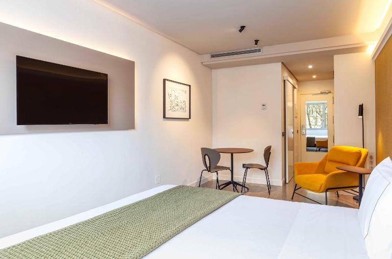 Double Room with Extra Bed (2 Adults + 1 Child) image 1