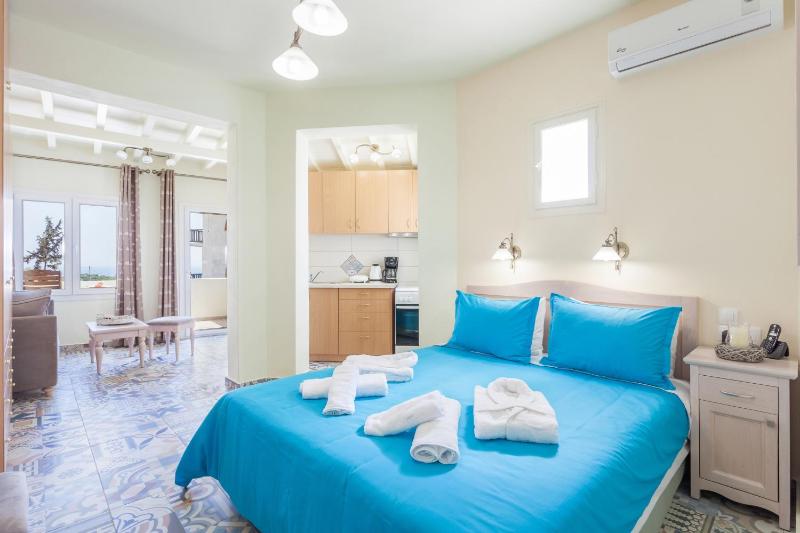 Stafylos Suites & Boutique hotel - image 19