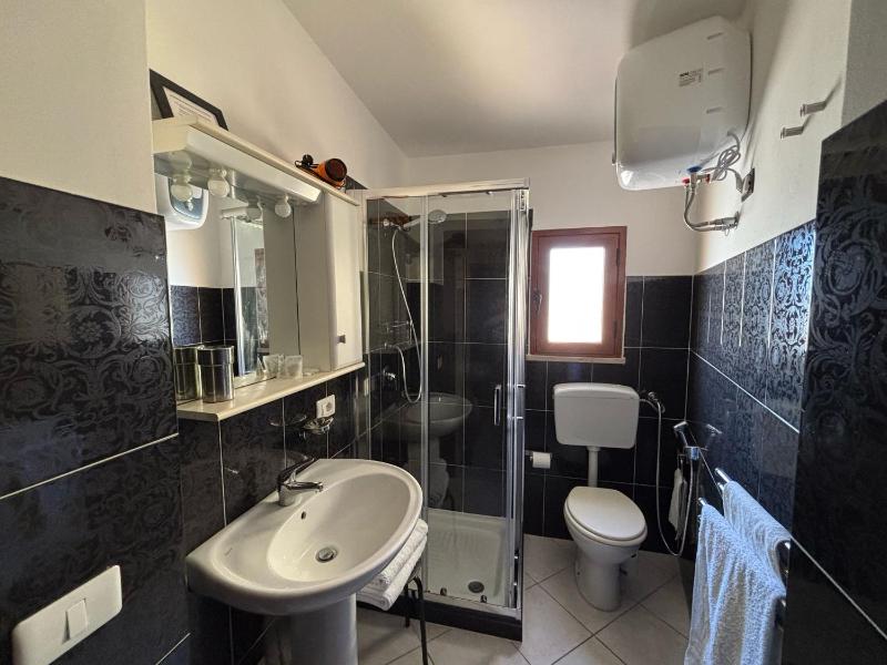 One-Bedroom Apartment image 2
