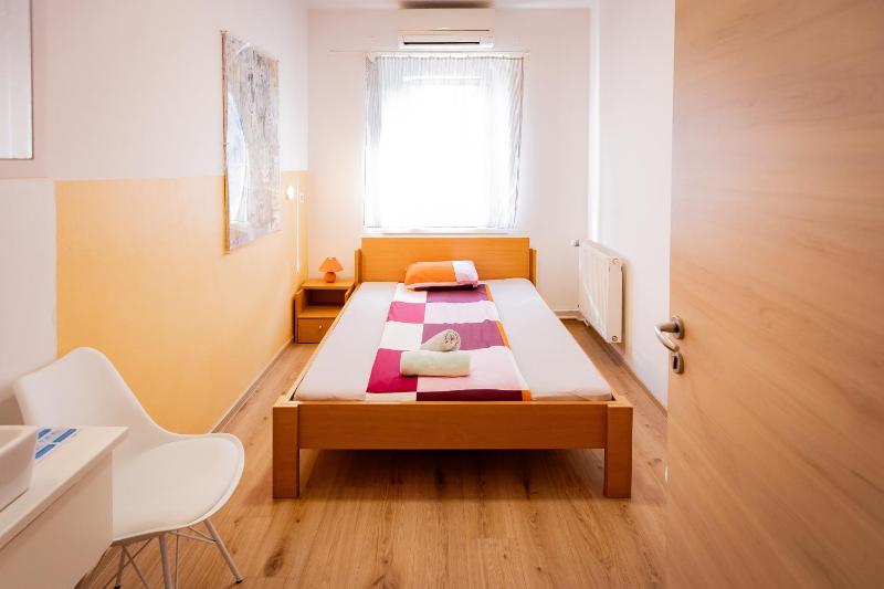 Single Room image 1