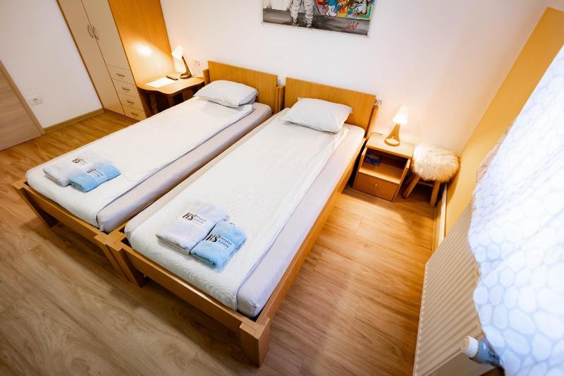 Double Room image 2