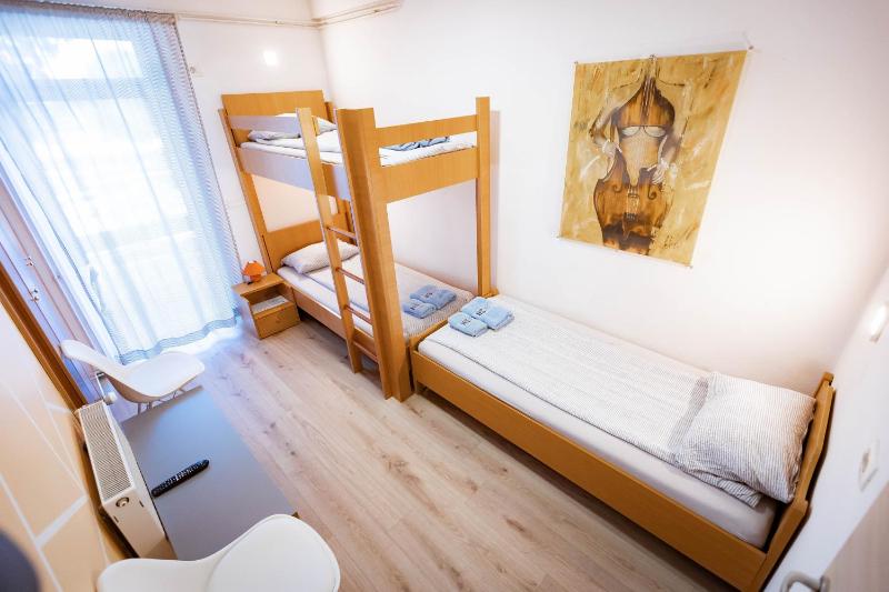 Triple Room image 3