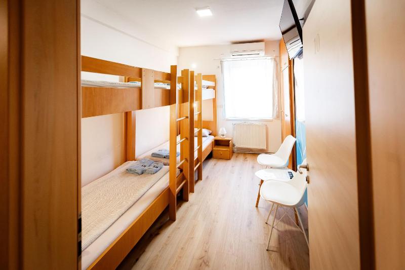 Quadruple Room image 1