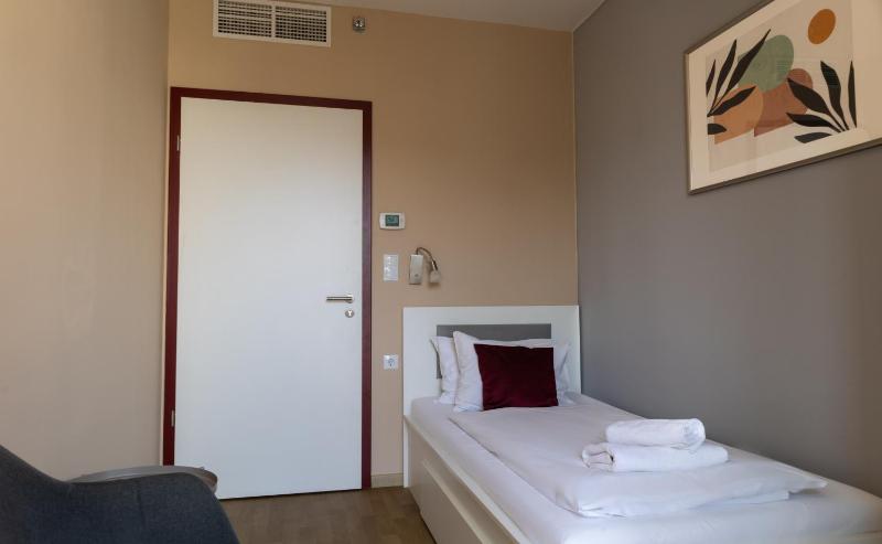 Single Room image 3