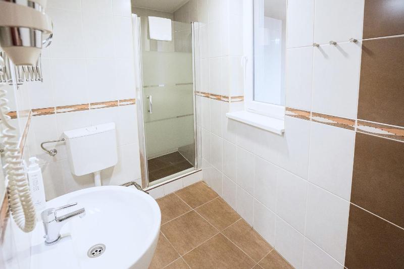 Triple Room image 2