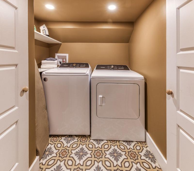 North House - Elegant 1 Bedroom Suite - image 8