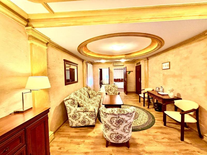 One-Bedroom Apartment image 1