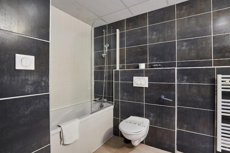 Standard Studio (2 Adults) image 3