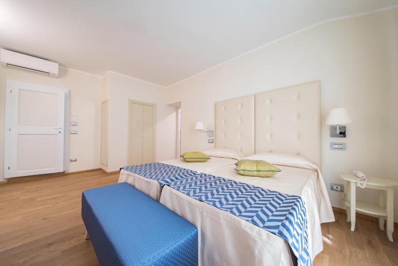 Triple Room with View image 2