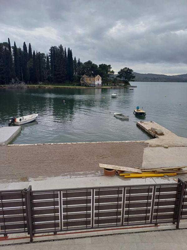 Apartment with Sea View image 3