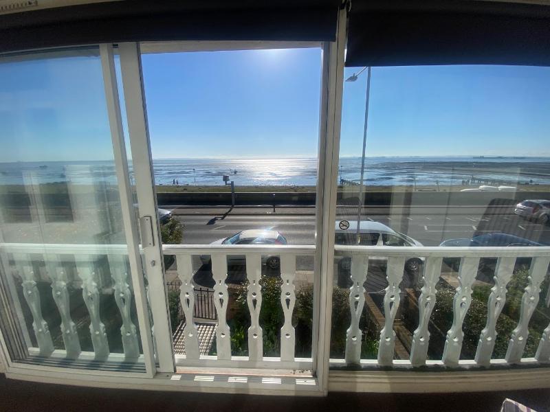 Suite with Sea View image 3