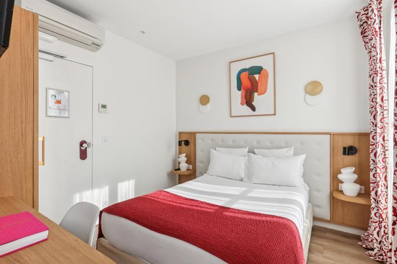 Double Room image 2