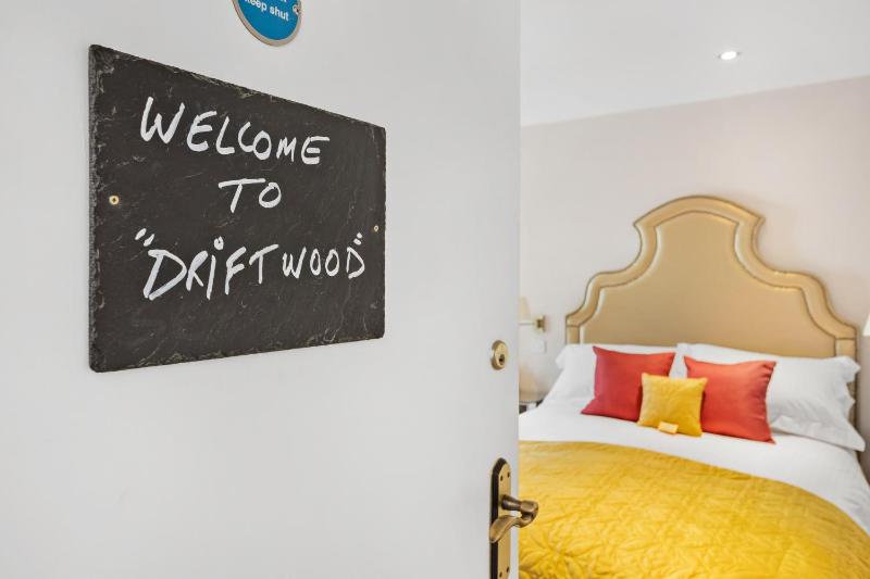 Superior King Room image 1