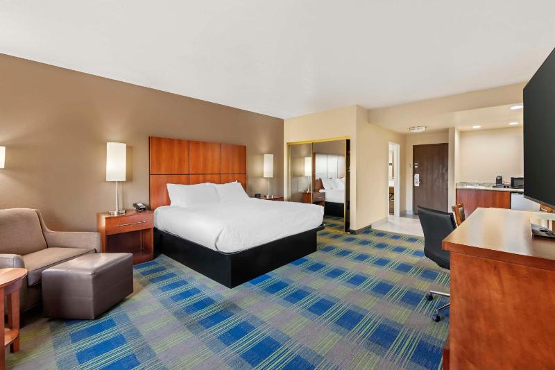 Large King Room - Non-Smoking image 1