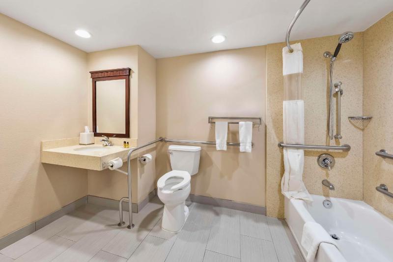 King Room - Disability Access image 2