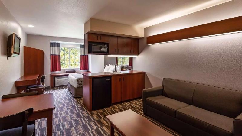 Queen Suite image 1