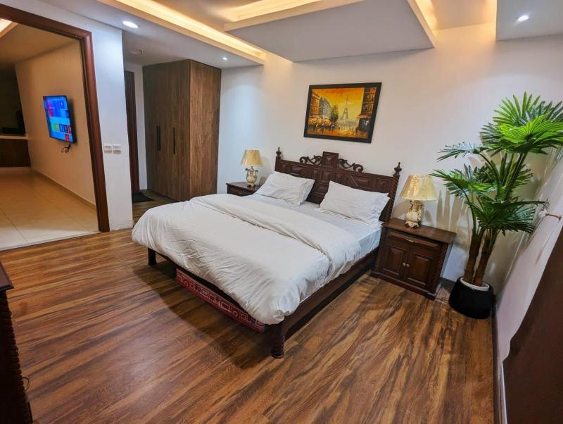 Gold Crest Luxuries APT with high end Amenities & Mall - image 15
