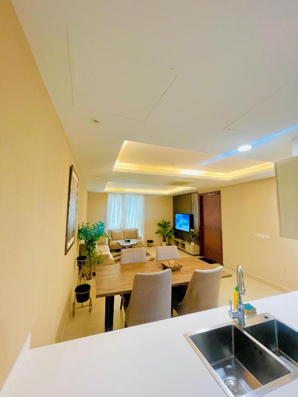 Gold Crest Luxuries APT with high end Amenities & Mall - image 6