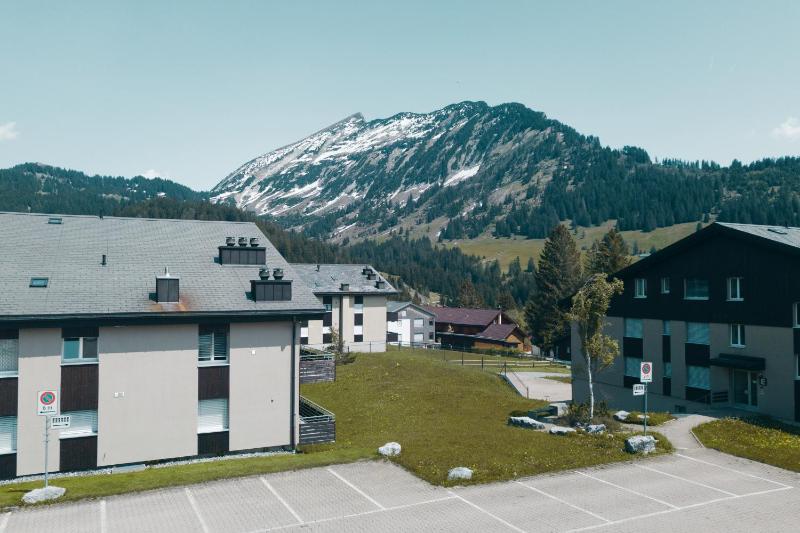 Apartment with Mountain View image 4