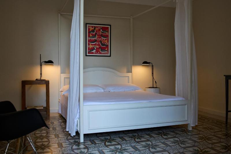 Double Room with Private Bathroom image 2