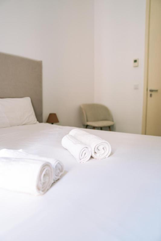 Standard King Room image 4