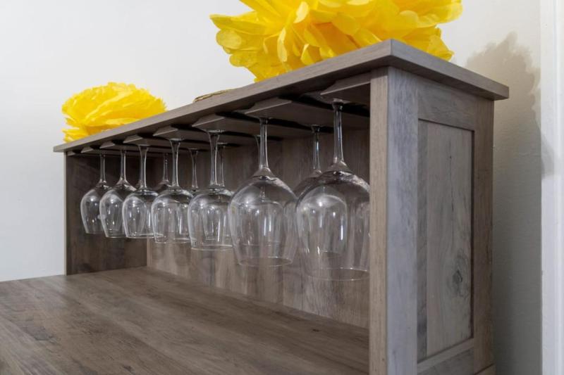 3BR Dogtown Bungalow Office and Bar - image 15