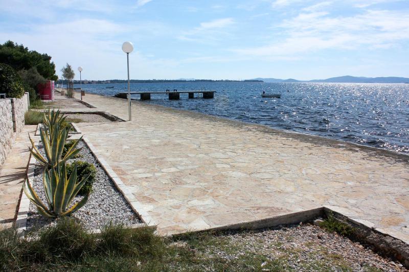 Apartments by the sea Zadar - Diklo Zadar - 23703 - image 10