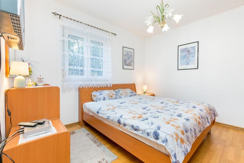 Apartments with parking space Trogir - 23910 - image 6
