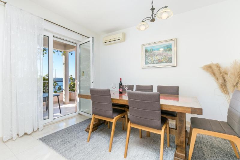 Apartments with parking space Trogir - 23910 - image 13