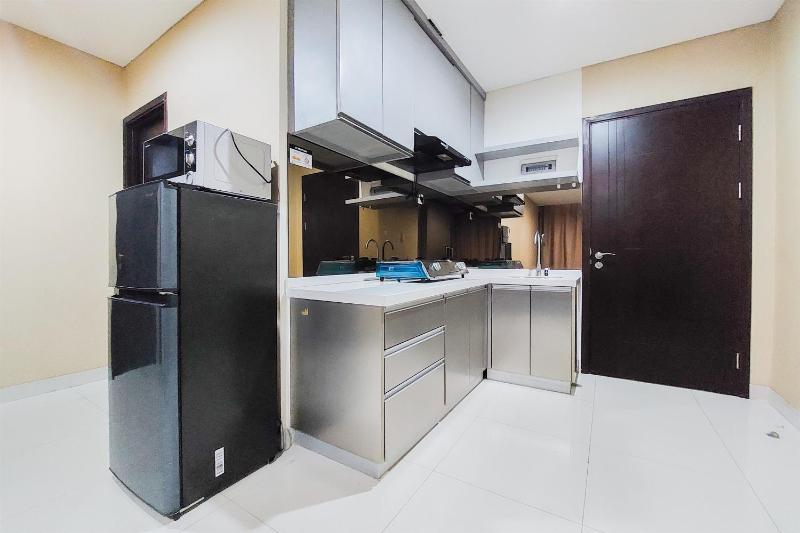 Stunning and Spacious 2BR Brooklyn Alam Sutera Apartment By Travelio - image 15