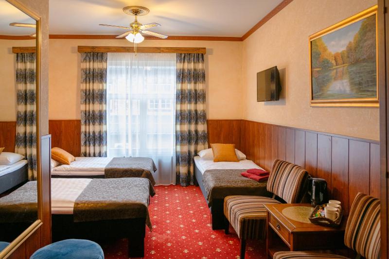 Superior Triple Room image 1