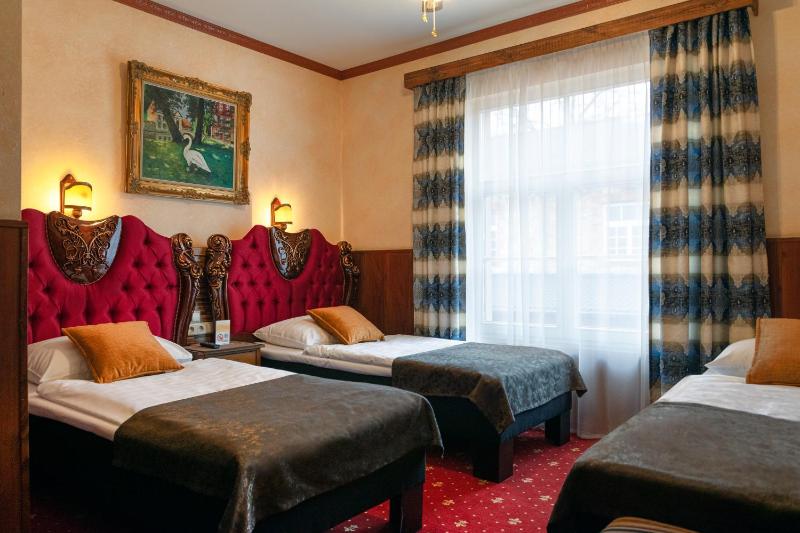 Superior Triple Room image 4