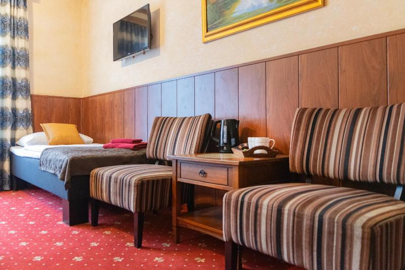 Superior Triple Room image 3