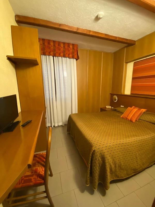 Family Suite (2 Adults + 2 Children) image 2