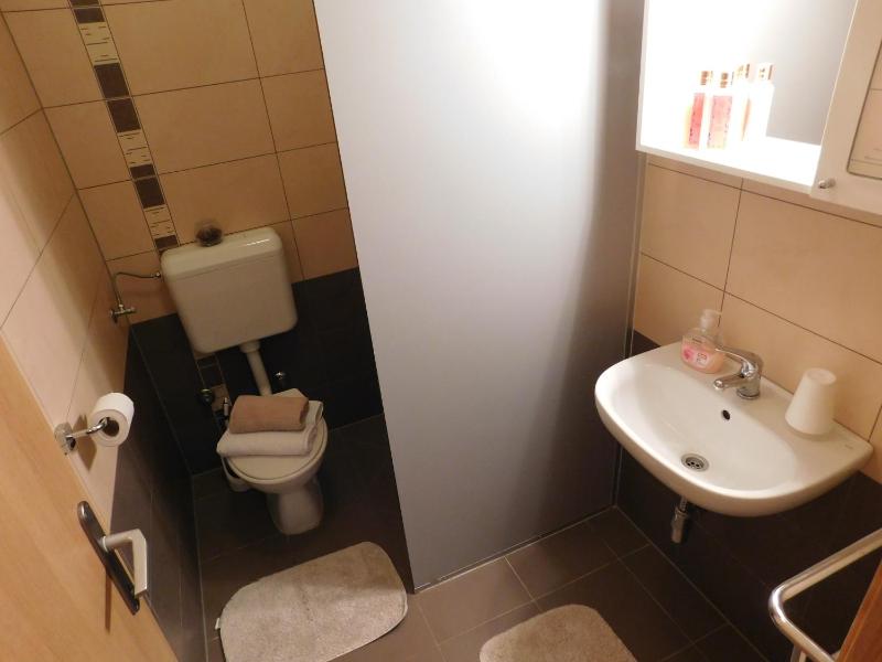 One-Bedroom Apartment image 4