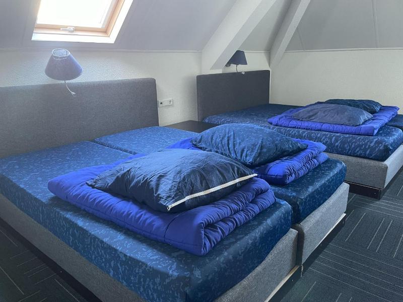 Quadruple Room with Bathroom image 1