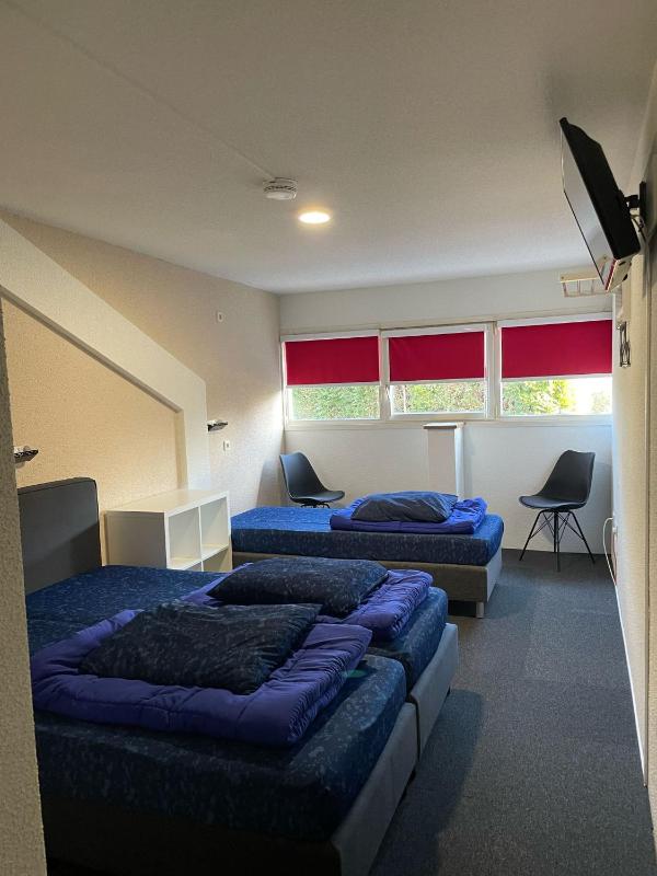 Triple Room with Bathroom image 1