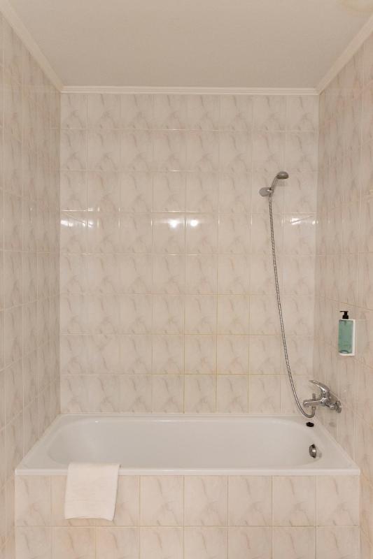 Double Room with Air Conditioning image 3