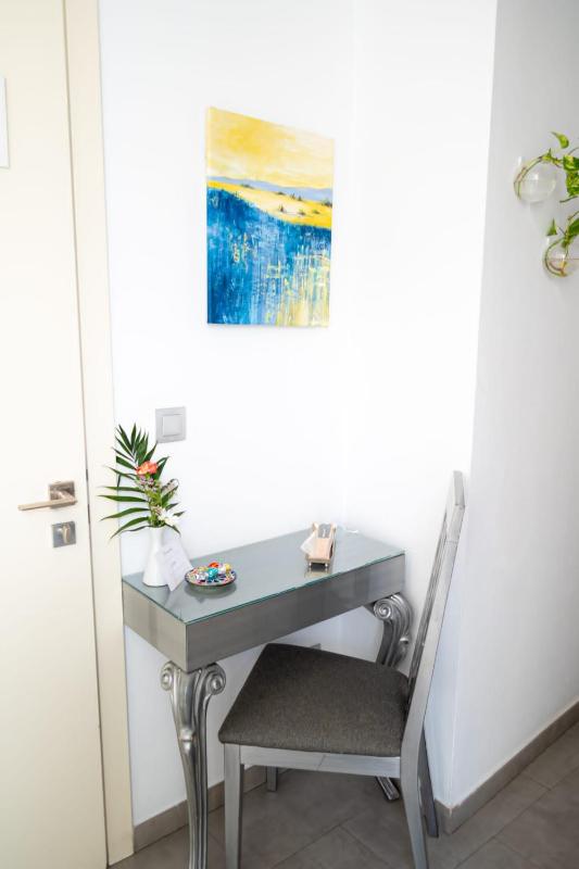 Double Room with Extra Bed image 2