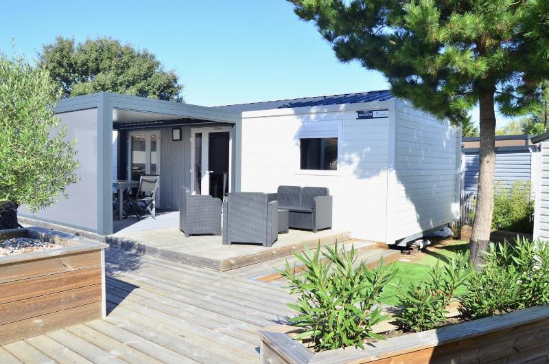 Chalet pour 6 à St-Hilaire - Piscine chauffée - image 7