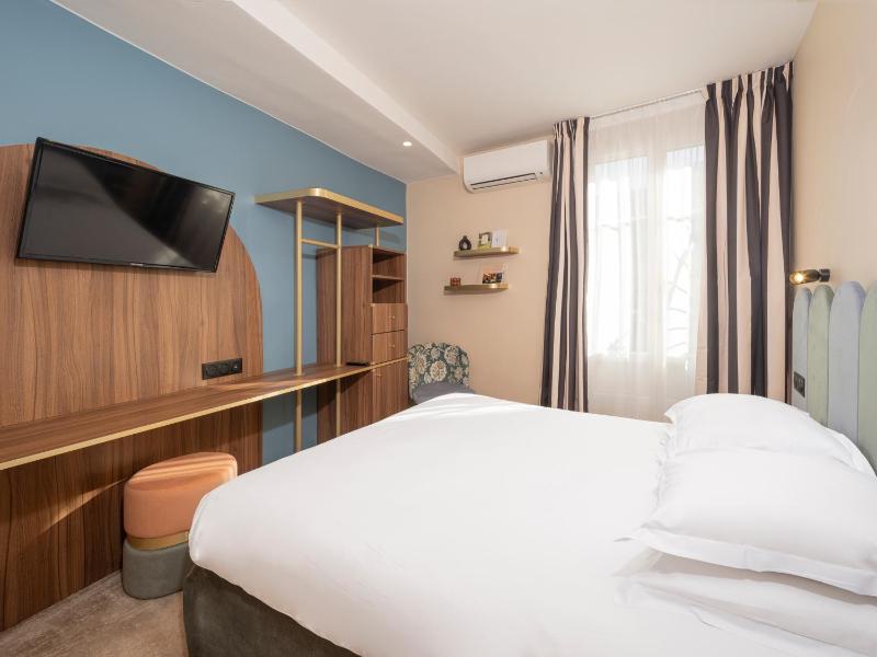 Superior Double or Twin Room with Balcony image 1