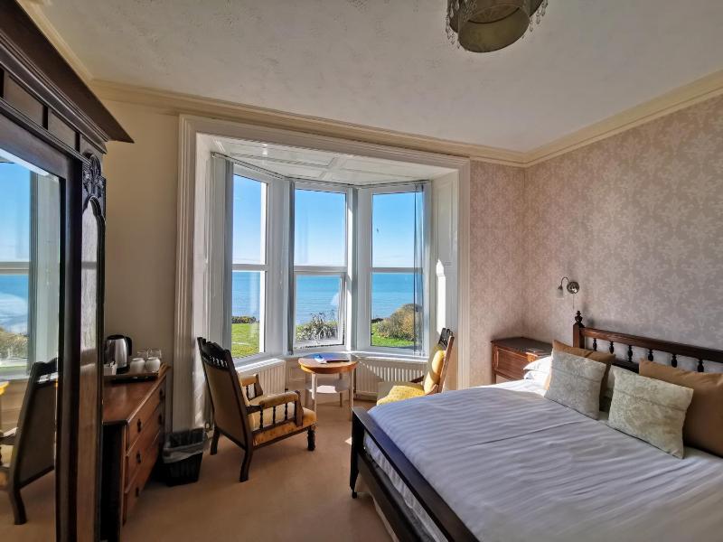 Double Room with Sea View image 3
