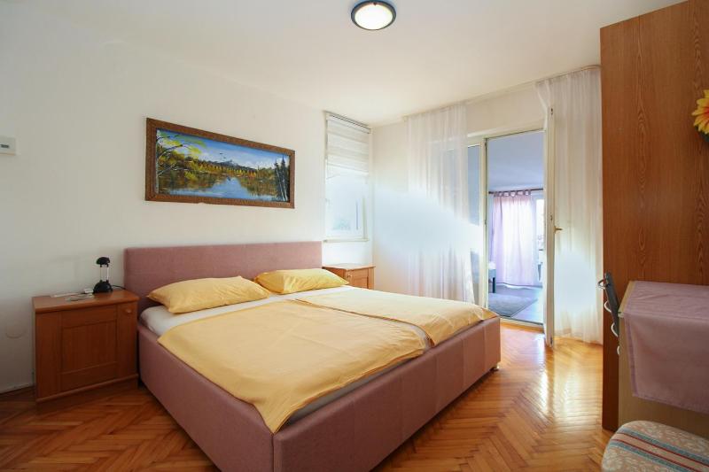 Classic Quadruple Room image 4