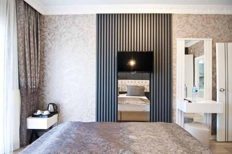 Standard Double or Twin Room image 3