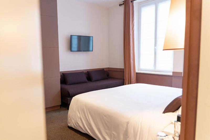 Comfort Triple Room image 3