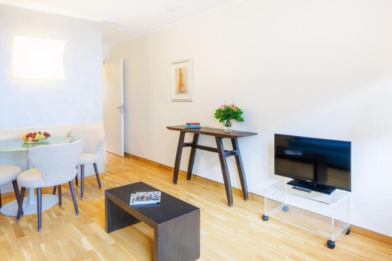 Budget One-Bedroom Apartment image 3