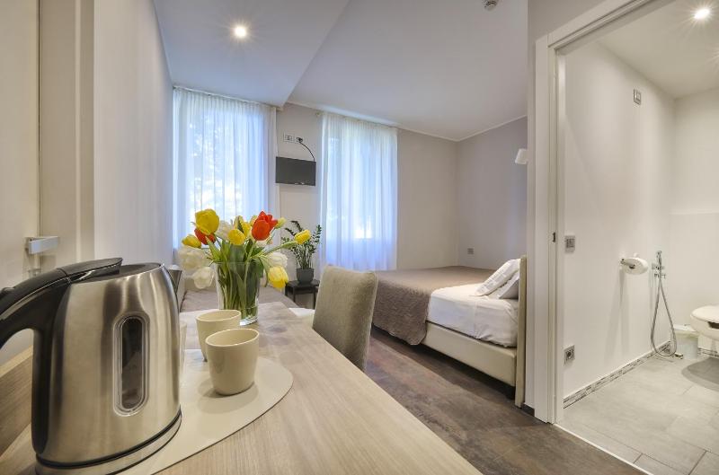 Classic Triple Room image 4