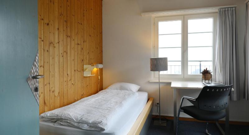 Budget Single Room with Shared Bathroom image 2
