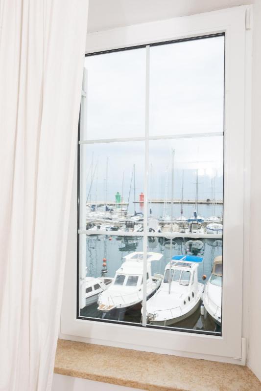 Two-Bedroom Apartment with Sea View image 2